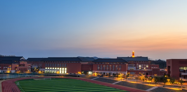 如何在茫茫人海中找到以前的老同学？