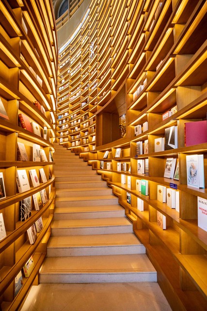 如何在茫茫人海中找到以前的老同学？