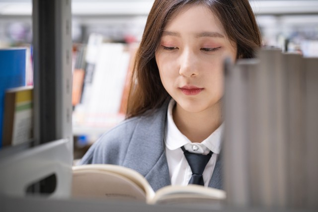 如何在茫茫人海中找到以前的老同学？