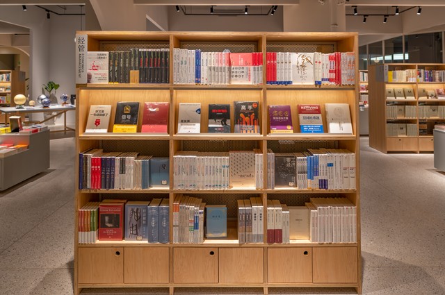 如何在茫茫人海中找到以前的老同学？