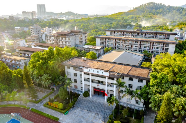 如何在茫茫人海中找到以前的老同学？