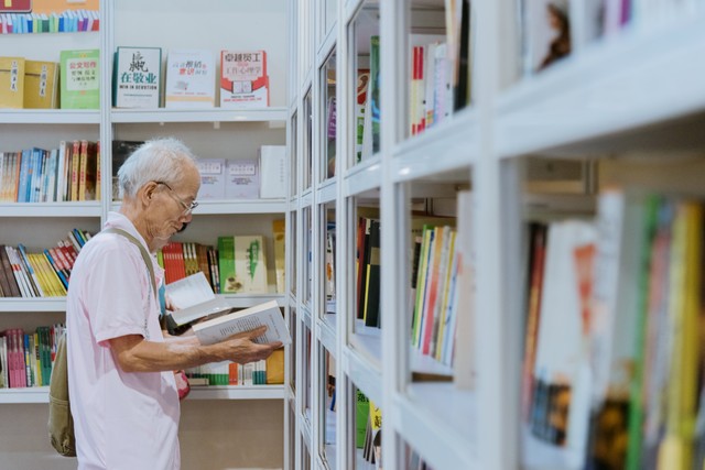 如何在茫茫人海中找到以前的老同学？