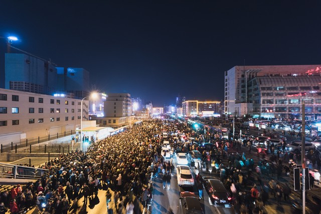 如何在茫茫人海中找到以前的老同学？